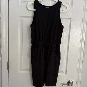 Patagonia Fleetwith belted dress Black size small - Excellent condition!